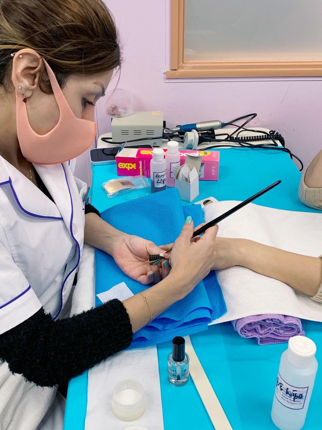 Học Nghề Nail Bao Lâu Thì Có Thể Đi Làm? Lộ Trình Cho Người Mới
